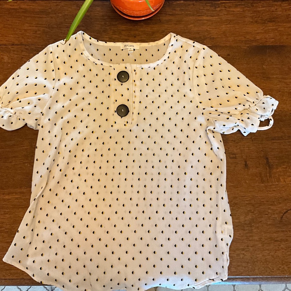 Persaya women’s size small white with yellow black polka dots